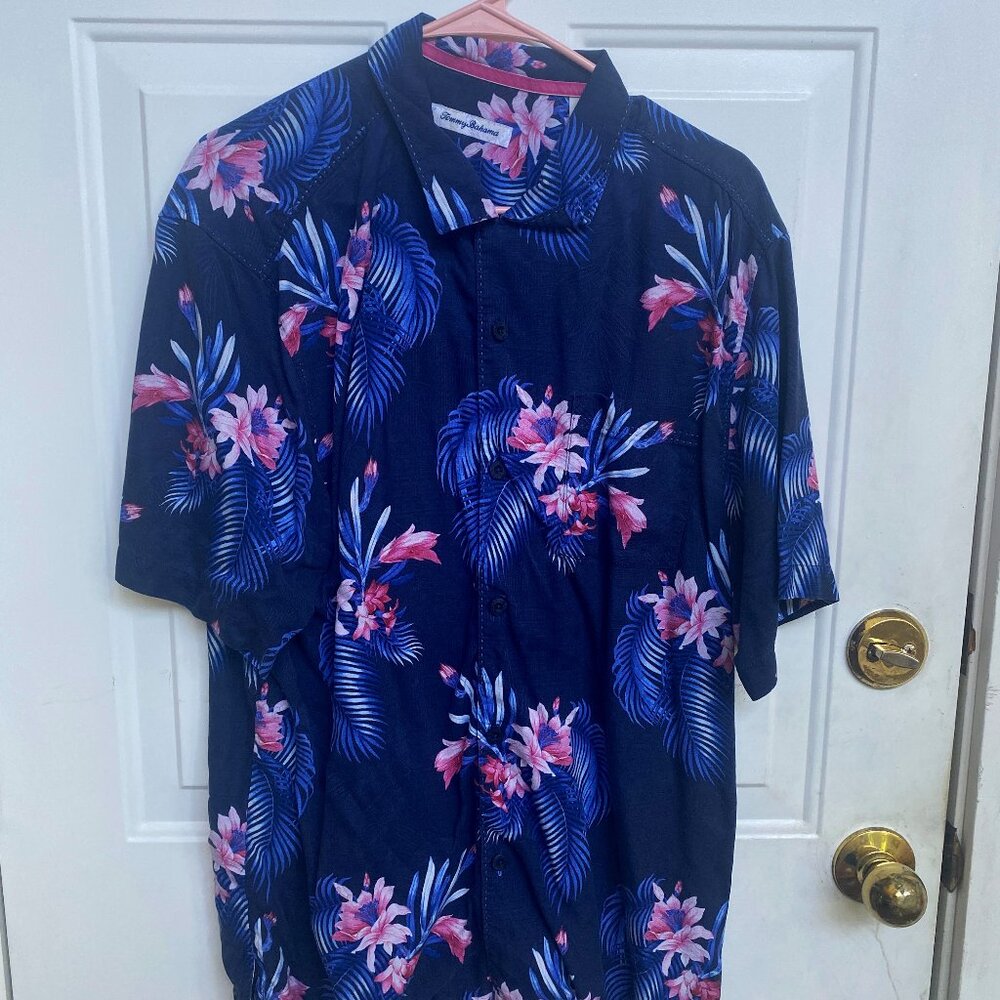 Tommy Bahama Shirt Men’s L Blue Pink Floral Tropical Short Sleeve Button Down Sh